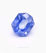 Natural cornflower blue sapphire 3 carat 矢车菊蓝宝石 未处理 斯里兰卡 / Натуральный необработанный цейлонский сапфир 3 карата